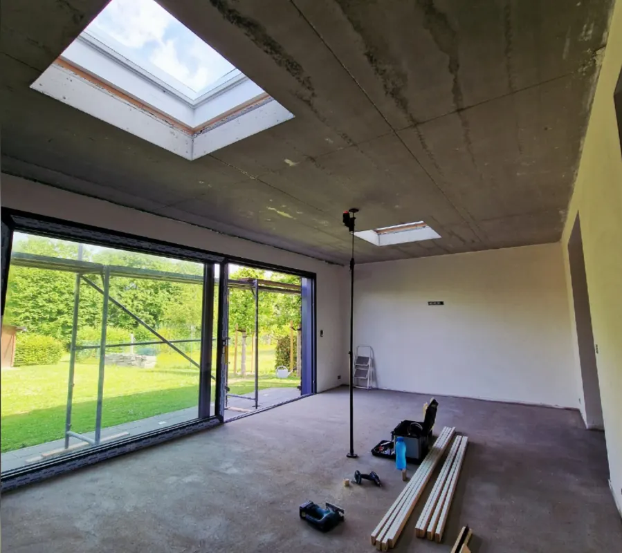 Vorher: Raum mit Dachfenster vor Spanndecken-Einbau, Kronewald Spanndecken